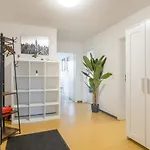 Διαμέρισμα Einfach Aber Sehr Komfortabel - Fuer 12 Personen - 2xwc - Gruppen, Messe, Monteure, Studenten - Voll Ausgestattet - 6 Betten 140x200cm Hochwertig, 3 Smart-tv 55 Zoll Netflix, 1000 Mbit Wlan, Voll Ausgestattete Kueche *
