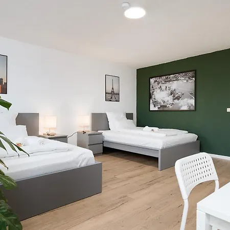 Federnest Living - Wohnung Fuer 12 Personen - 2Xwc - Gruppen, Messe, Monteure, Studenten - Voll Ausgestattet - 6 Betten 140X200Cm Hochwertig, 3 Smart-Tv 55 Zoll Netflix, 1000 Mbit Wlan, Voll Ausgestattete Kueche *