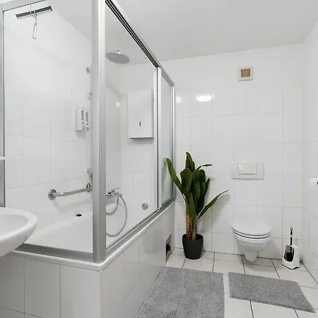 Federnest Living - Wohnung Fuer 12 Personen - 2Xwc - Gruppen, Messe, Monteure, Studenten - Voll Ausgestattet - 6 Betten 140X200Cm Hochwertig, 3 Smart-Tv 55 Zoll Netflix, 1000 Mbit Wlan, Voll Ausgestattete Kueche *
